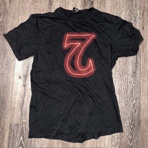 STRANGER THINGS Black L Upside Down 2 Netflix Red Graphic Logo T-Shirt EUC